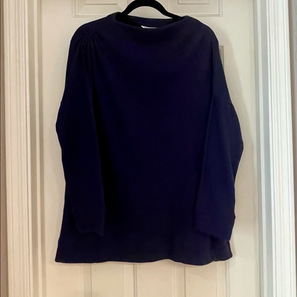 Navy blue sweatshirt key hole detail on shoulder